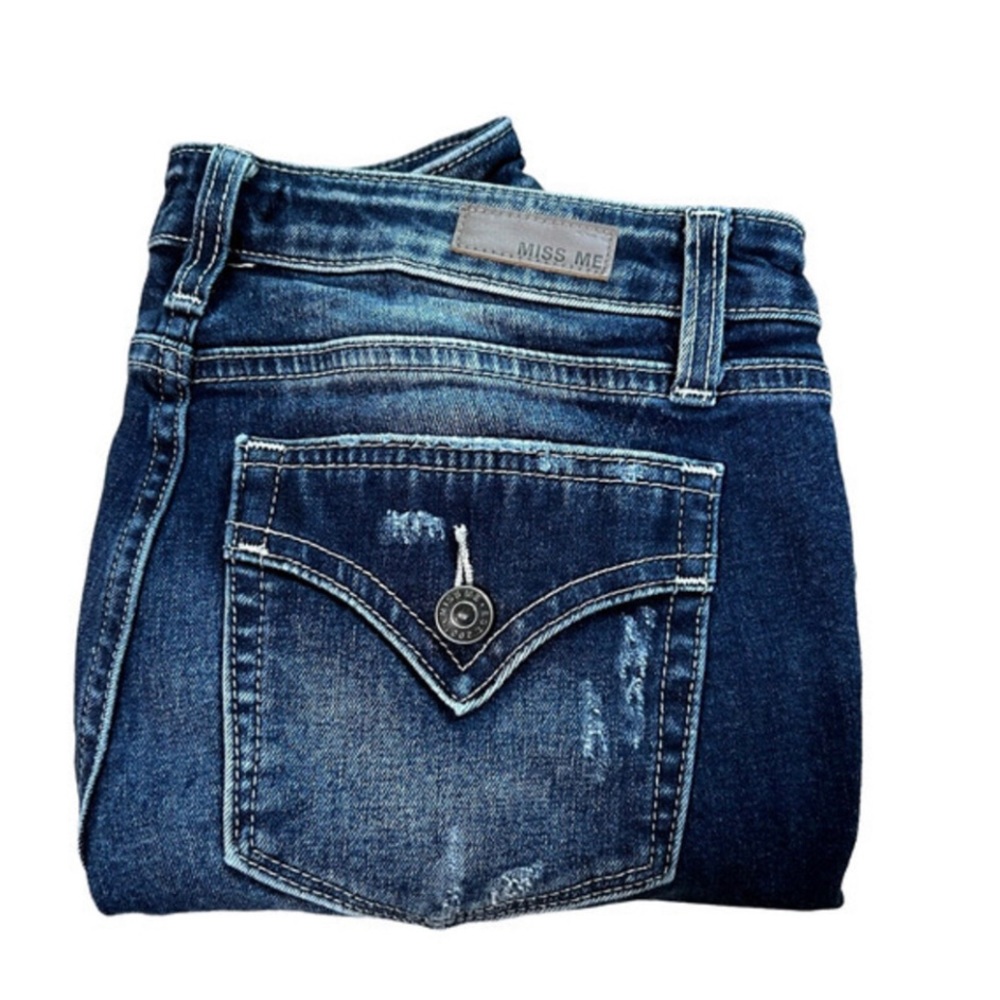 Miss Me Jeans Standard Ankle length 26 dark washed distressed